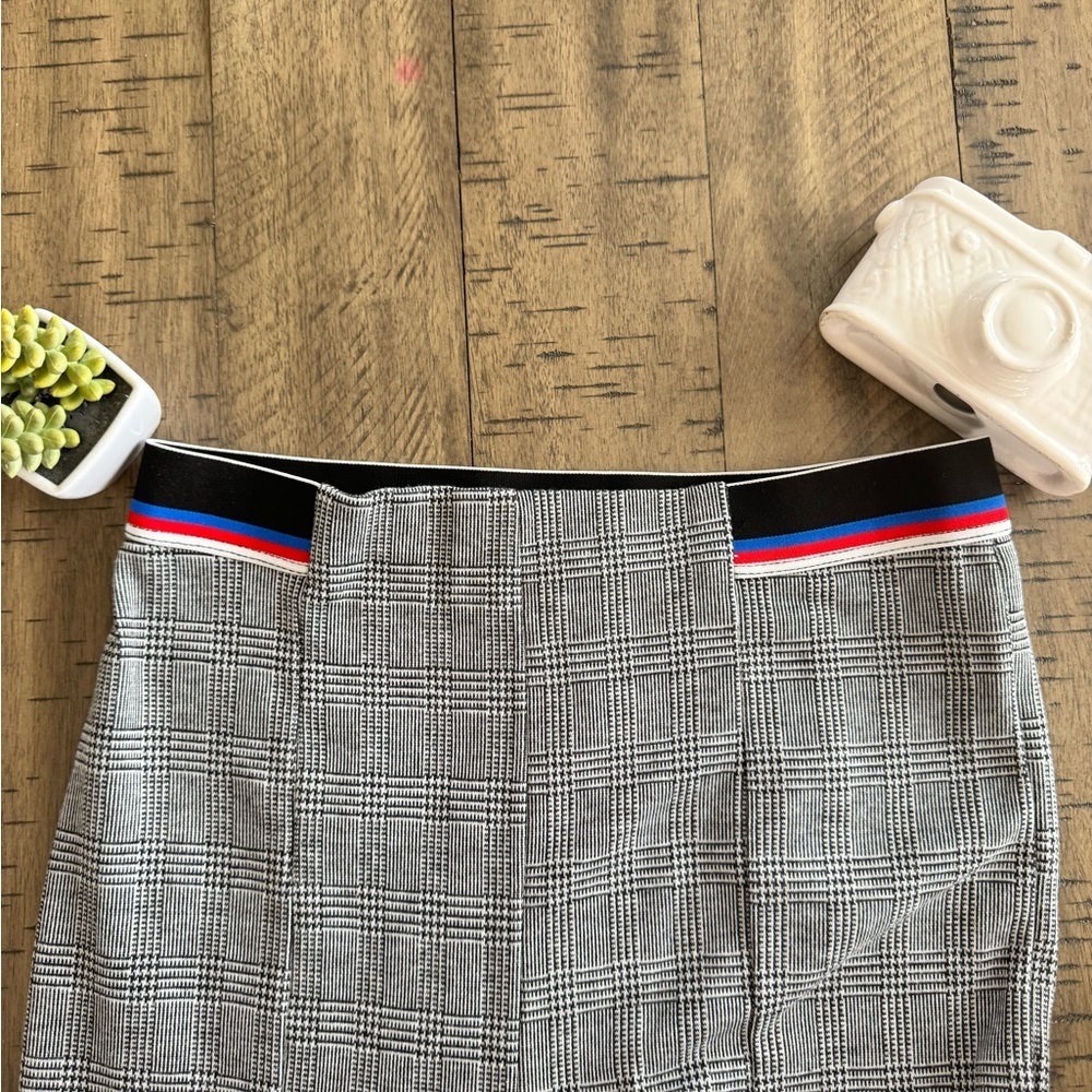 Charlotte Russe Gray and White Leggings with Subtle Texture - Picture 4 of 6